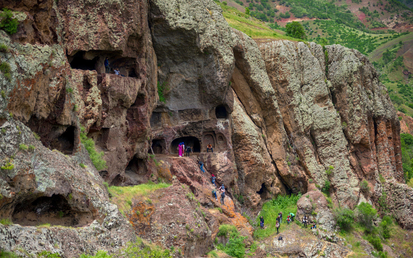 Zağ Mağaraları